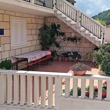 3 Bedroom Awesome Apartment In Pucisca Dış mekan fotoğraf