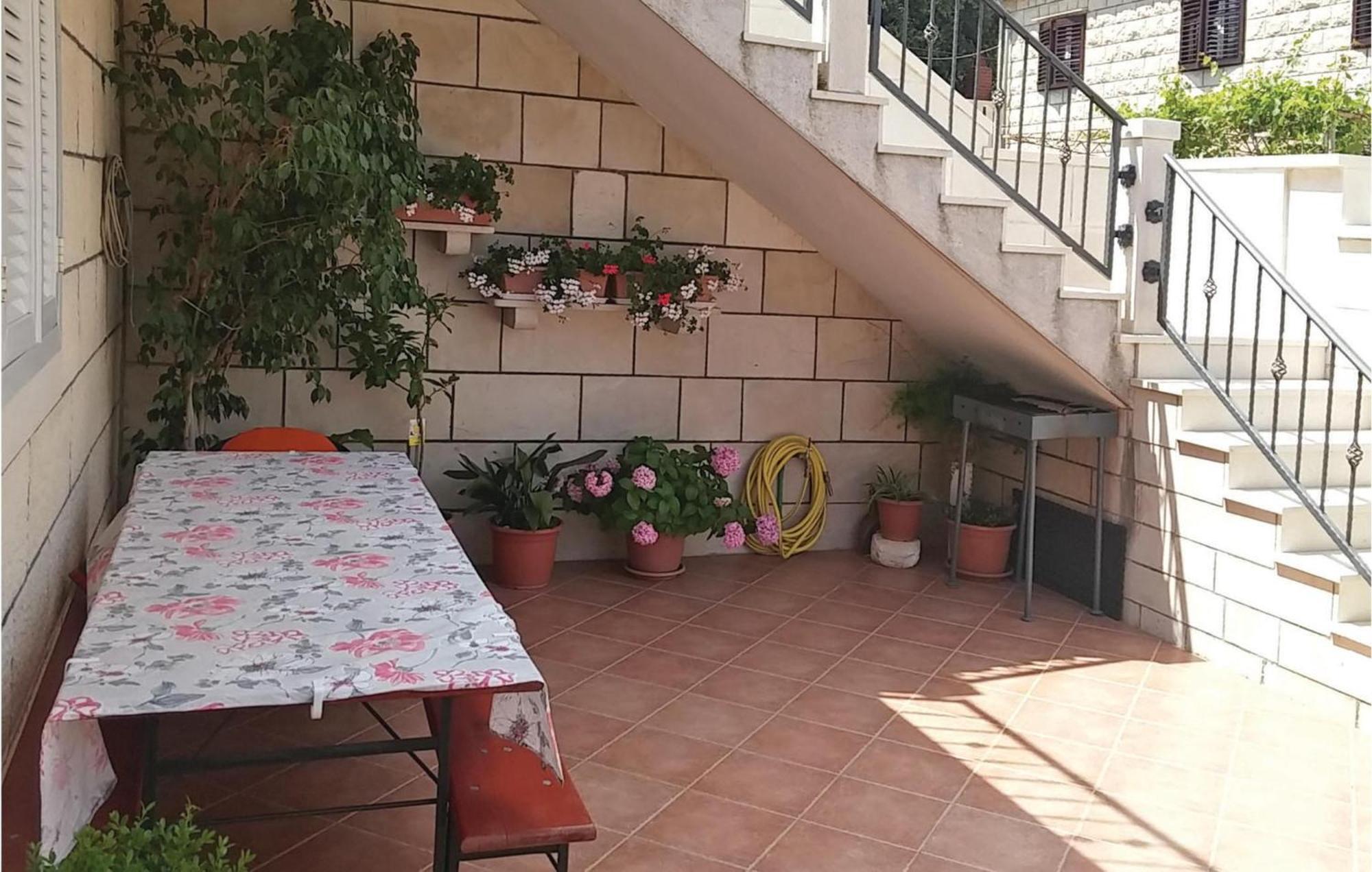 3 Bedroom Awesome Apartment In Pucisca Dış mekan fotoğraf