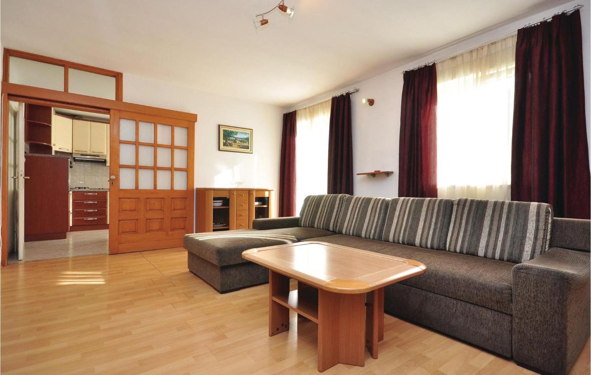 3 Bedroom Awesome Apartment In Pucisca Dış mekan fotoğraf