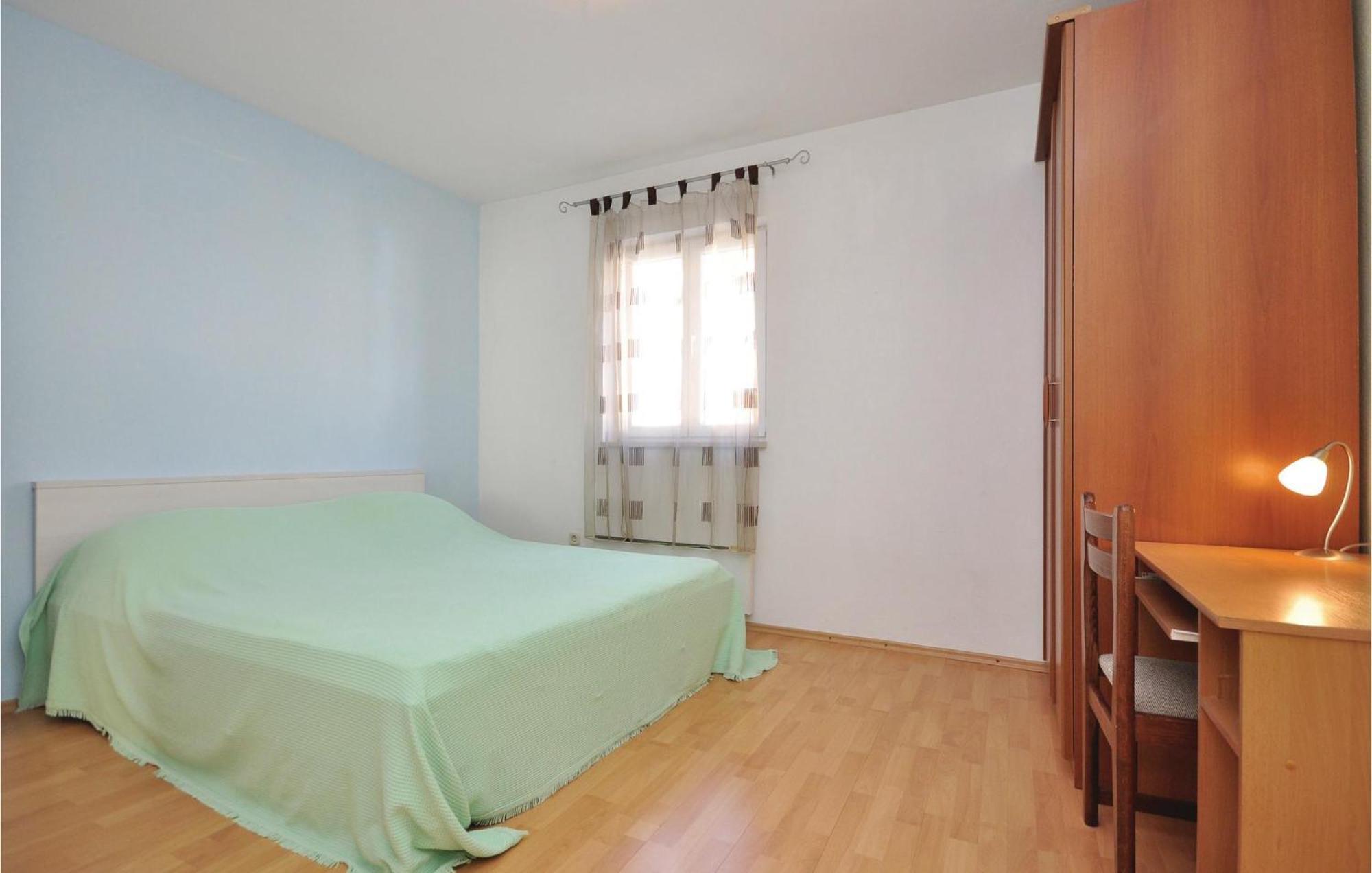 3 Bedroom Awesome Apartment In Pucisca Dış mekan fotoğraf